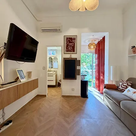 아파트 Moderne Avec Jardin A 500 M De La 생타굴프