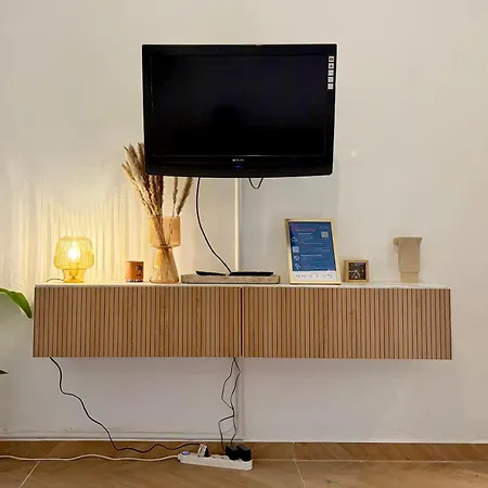 아파트 Moderne Avec Jardin A 500 M De La 생타굴프